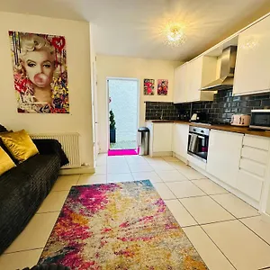 Holiday home Pophaus Central Brighton - Glam Pad By The Station, Brighton