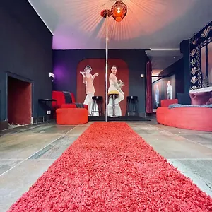  Apartamento Seafront Party For Hens, Stags & Groups